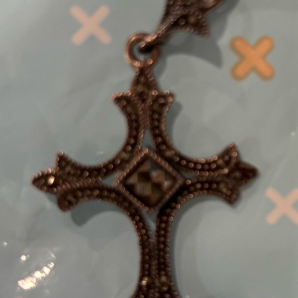 Sterling Silver Cross Pendant with Marcasite - Picture 4 of 4